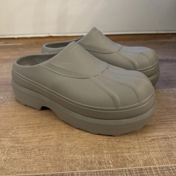 Womens 10 Sorel Caribou
ClogChrome Grey Chunky Comfort
Slip On Shoes - Picture 5 of 10